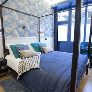 Le Cafe Des Invalides Apartment