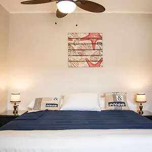 https://the-pier-beach-inn-suites.comcaribbean.com